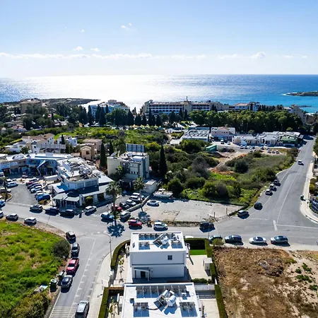 Soleil Luxury By Nomads - Walk To Coral Bay 빌라