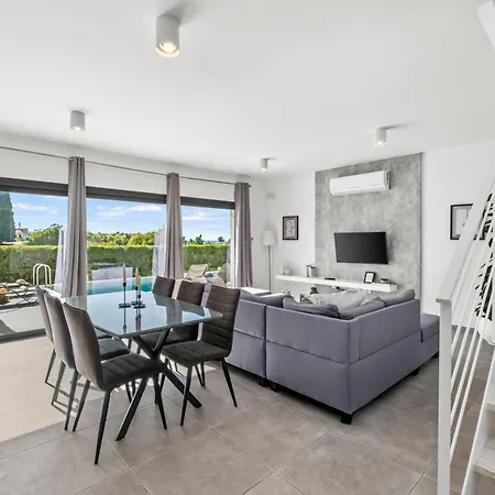 Soleil Luxury By Nomads - Walk To Coral Bay Villa Peyia