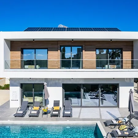 Villa Soleil Luxury By Nomads - Walk To Coral Bay Peyia